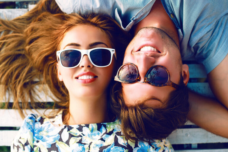 img couple with sunglasses